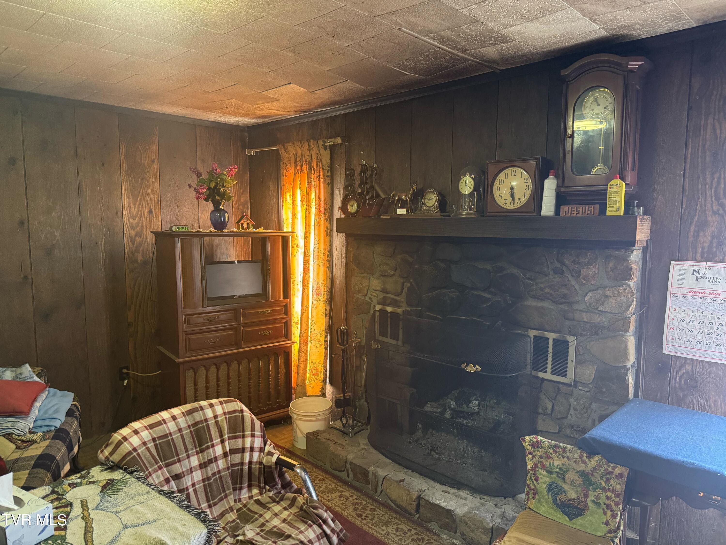 18488 Warwick Lane, Bristol, Virginia image 2