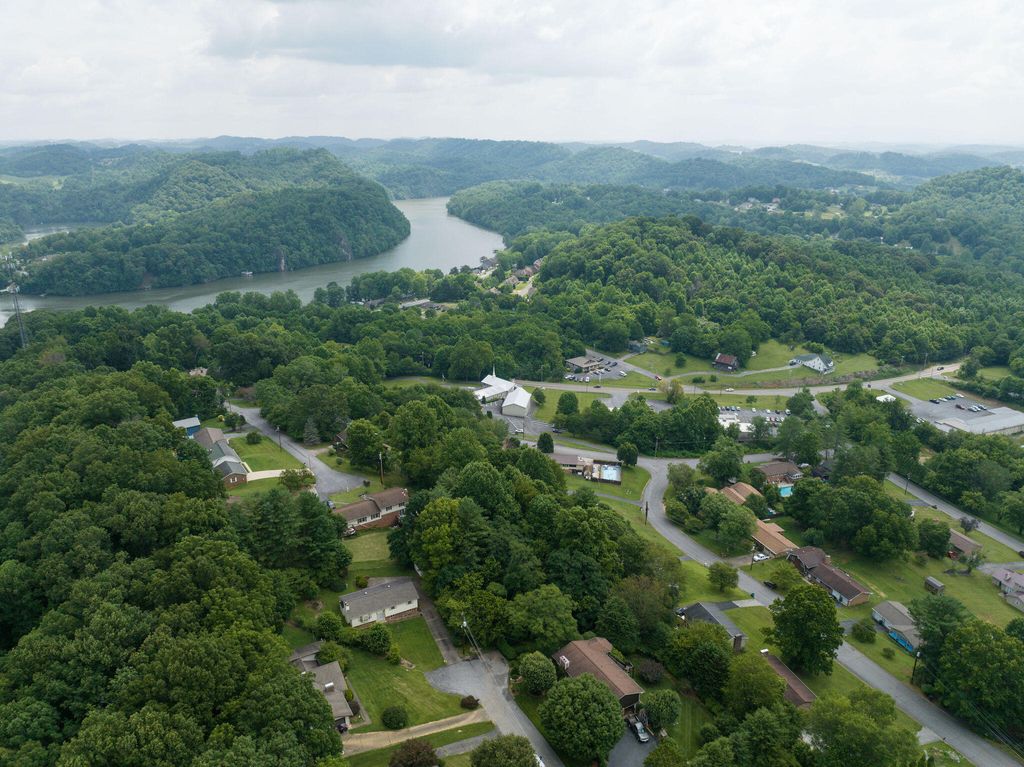 Photo of 112 Leslie Court, Kingsport, TN 37663 (MLS # 9953633)