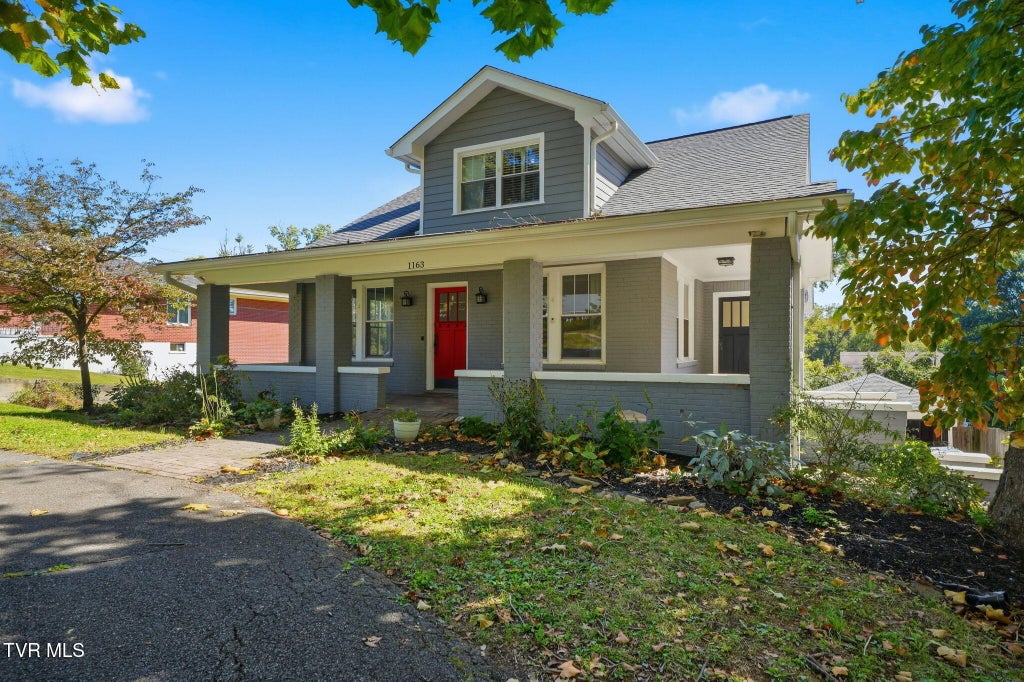 Photo of 1163 Holston Avenue, Bristol, TN 37620 (MLS # 10001627)
