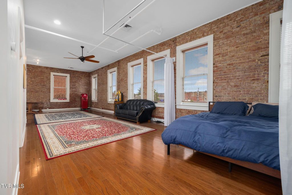 Photo of 116 Tipton Street #204, Johnson City, TN 37604 (MLS # 9993344)