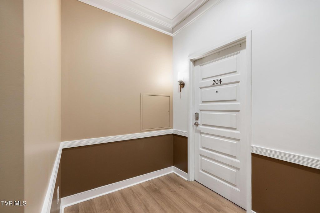 Photo of 116 Tipton Street #204, Johnson City, TN 37604 (MLS # 9993344)