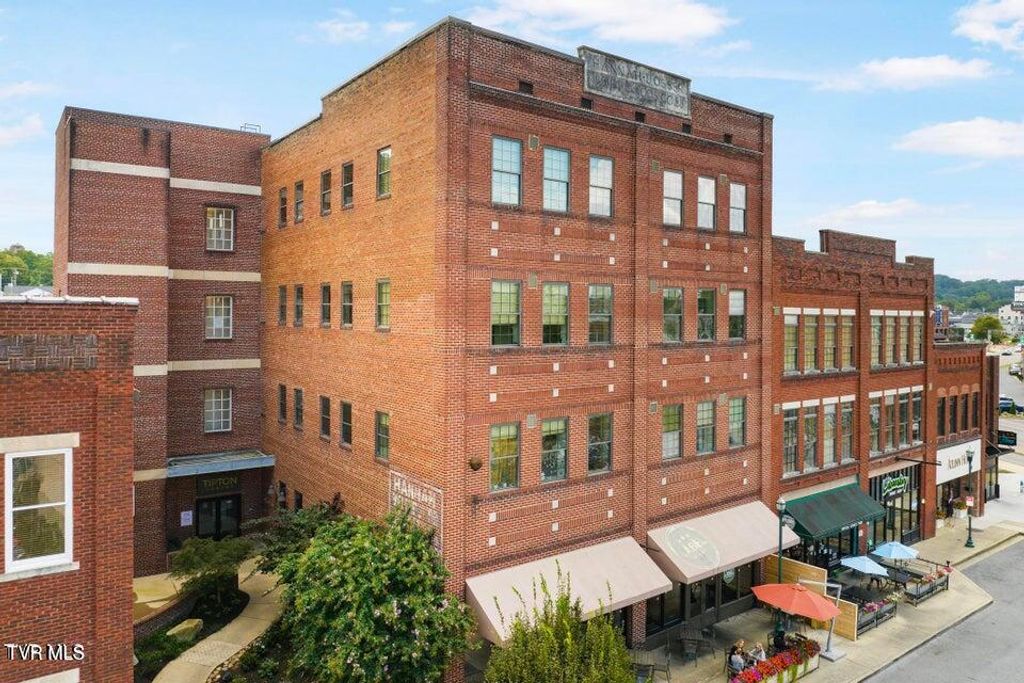 Photo of 116 Tipton Street #204, Johnson City, TN 37604 (MLS # 9993344)