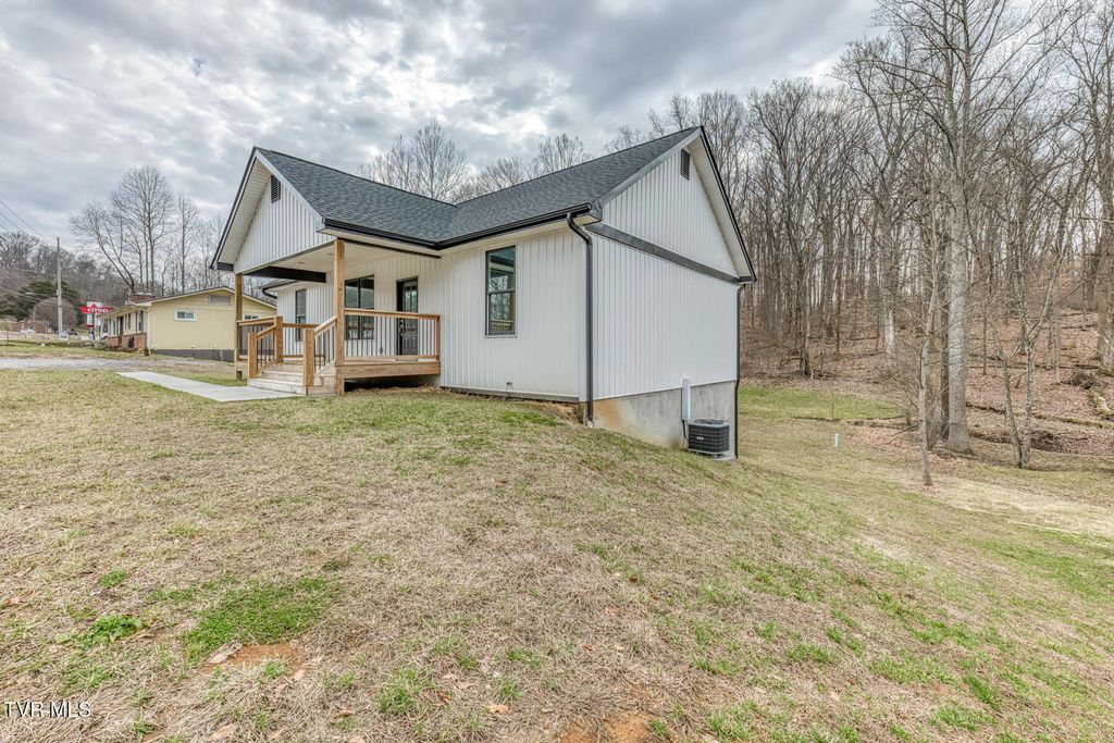 Photo of 1430 Cedar Street, Bristol, TN 37620 (MLS # 9991908)