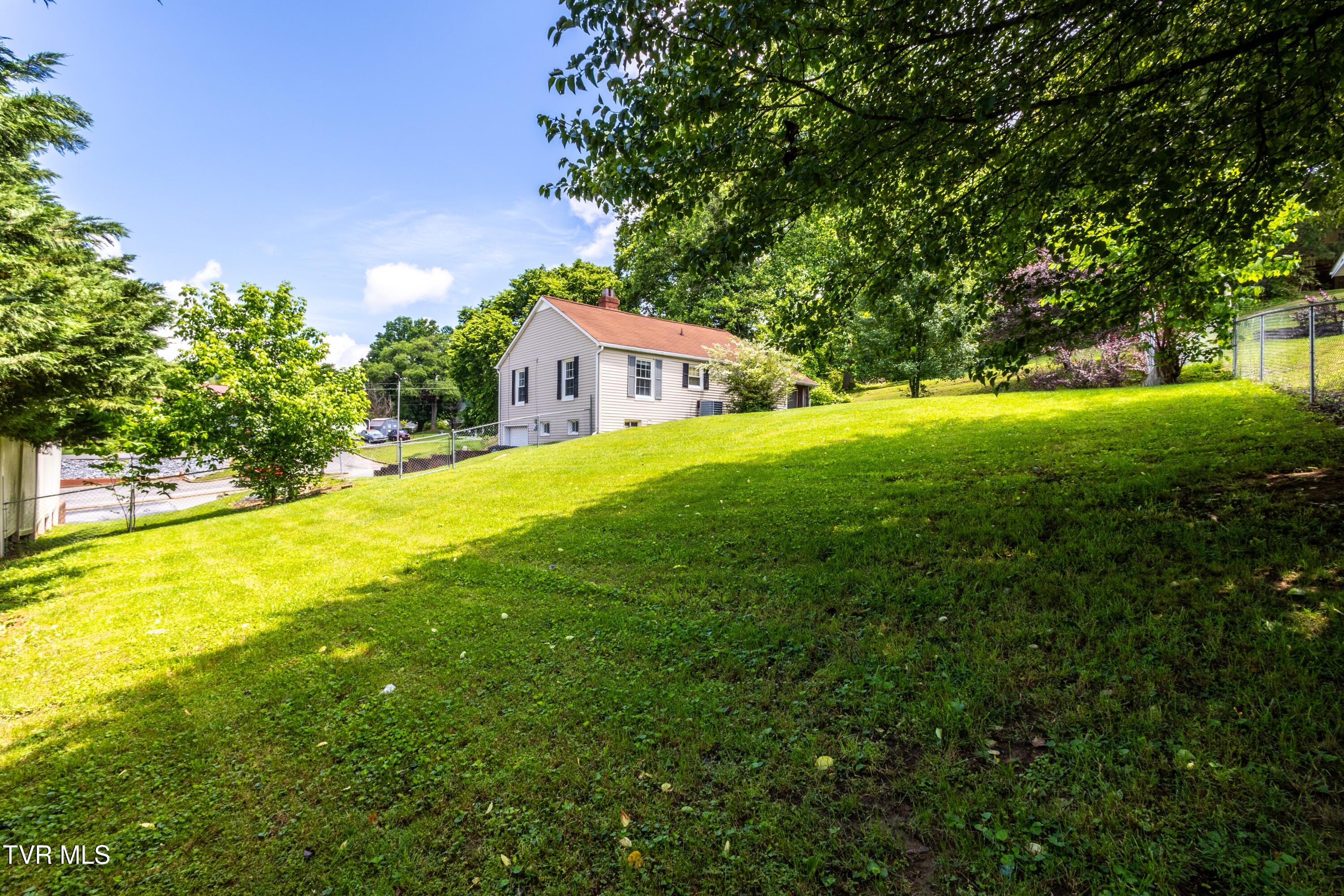 1509 Lynn Garden Drive, Kingsport, Tennessee image 3