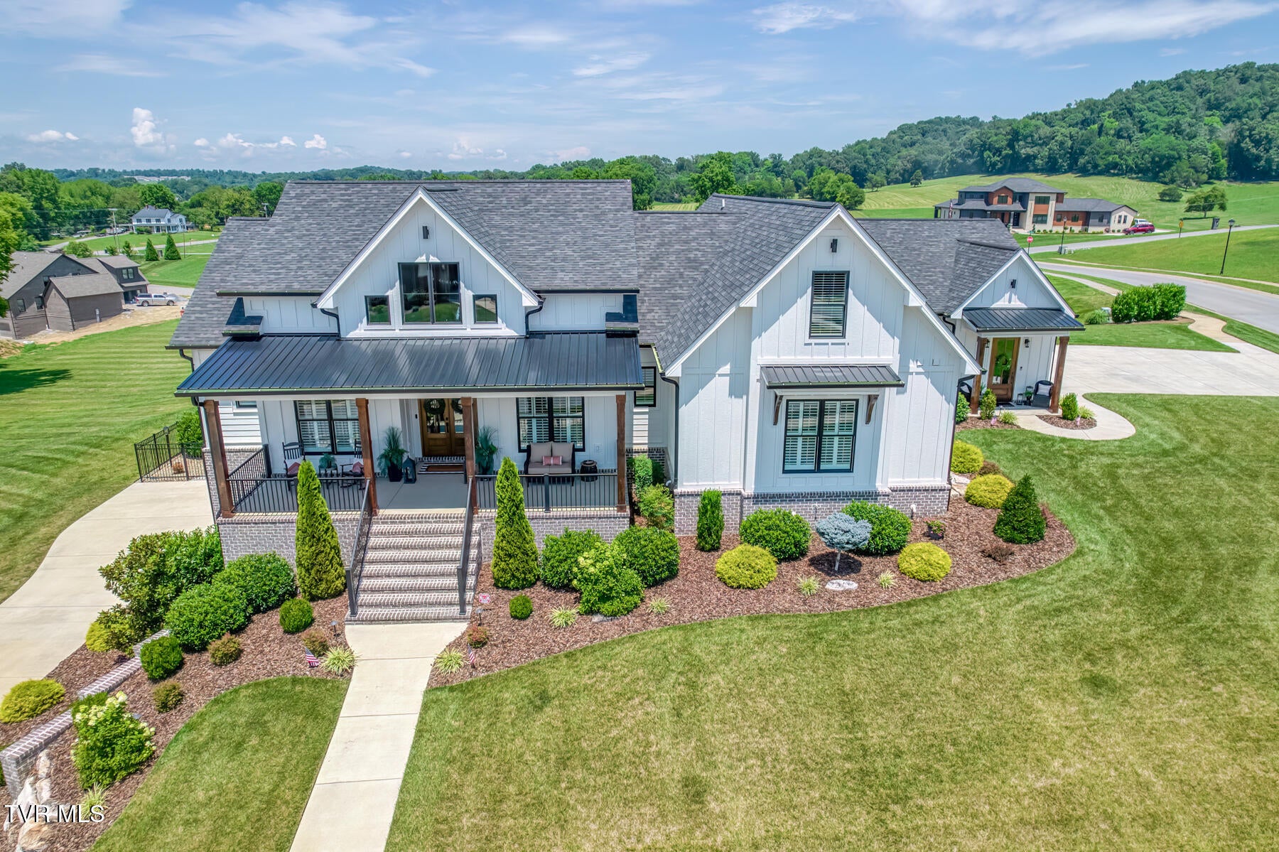1385 Chadsworth Lane