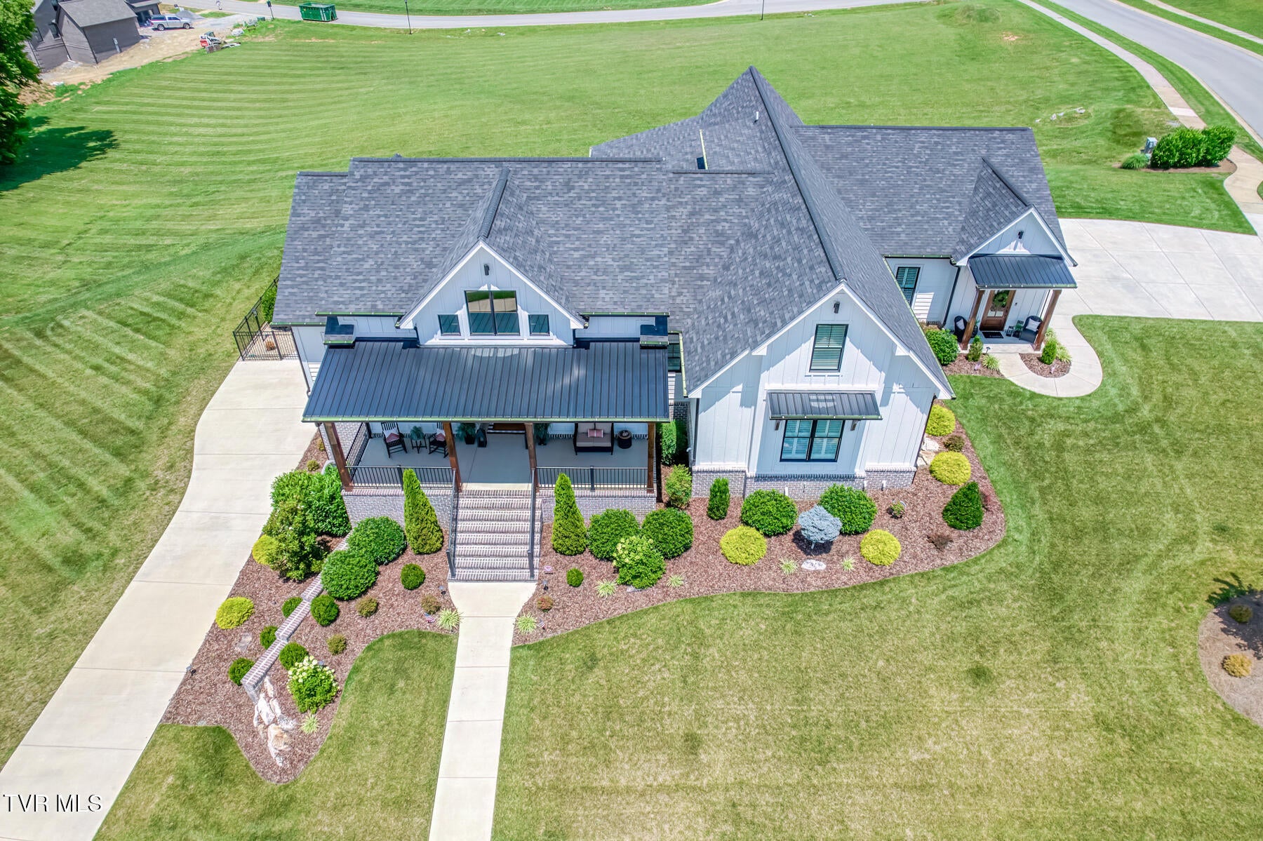 1385 Chadsworth Lane