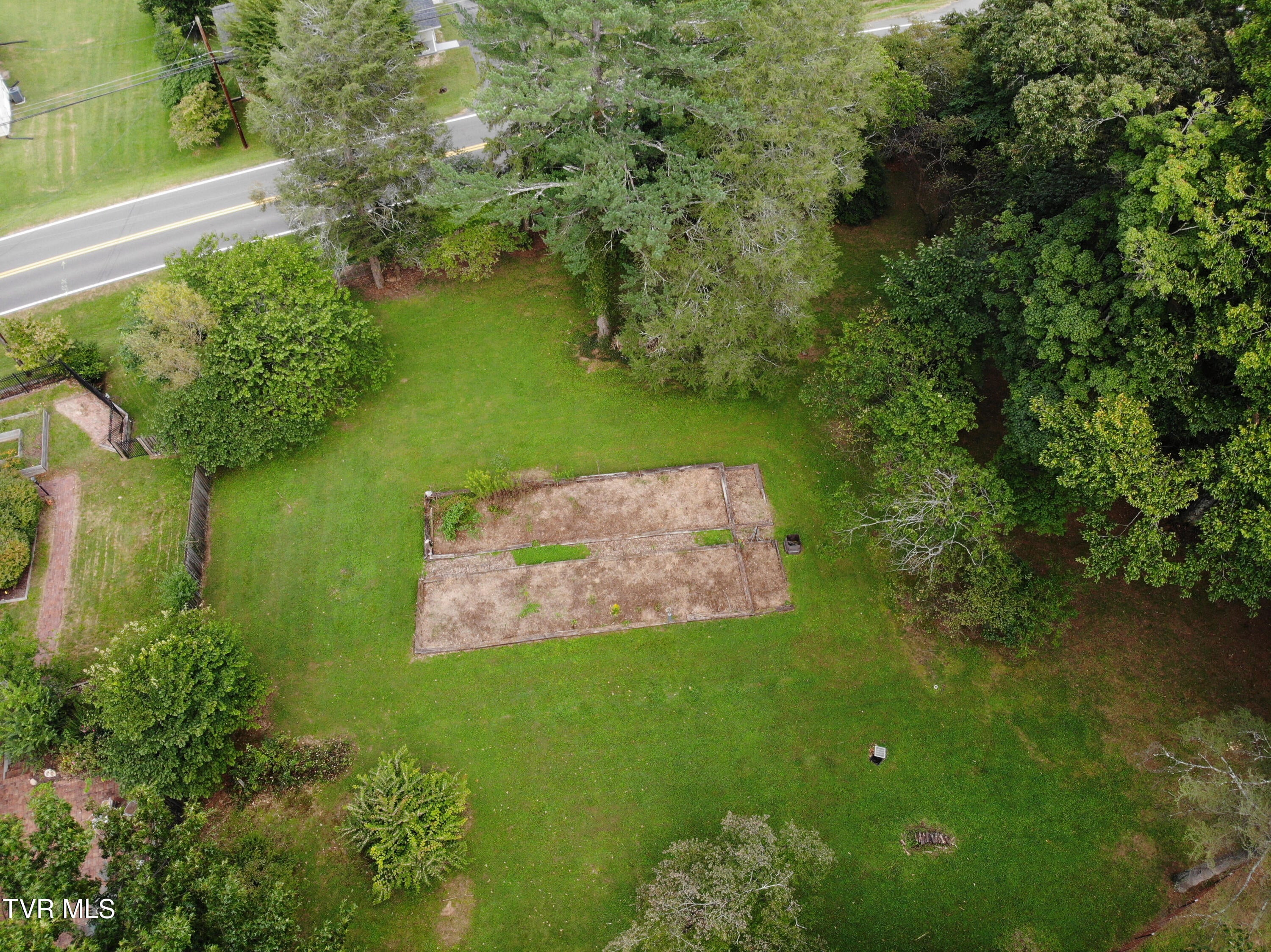 1212 Weaver Pike