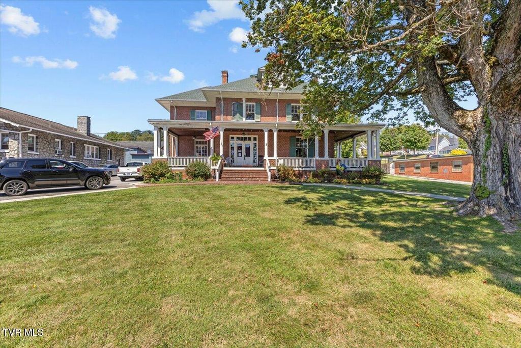 Photo of 231 Main Street, Abingdon, VA 24210 (MLS # 9985713)