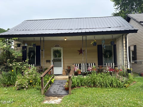 Homes For Sale - 127 Keystone Street<br/> Appalachia, VA 24216