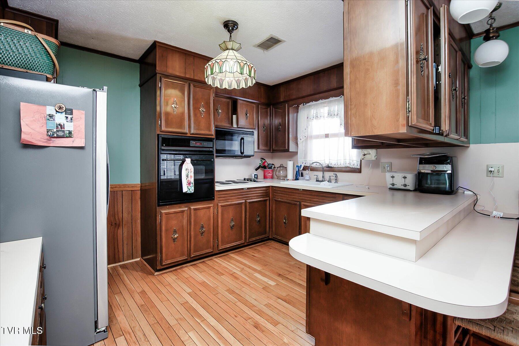 1220 Kingston Court, Kingsport, Tennessee image 7