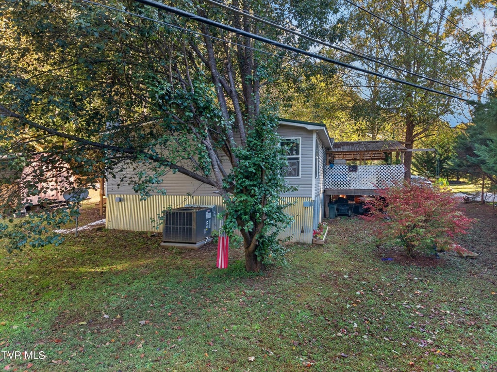 Photo of 4221 Lindsey Gap Road, Cosby, TN 37722 (MLS # 10002328)