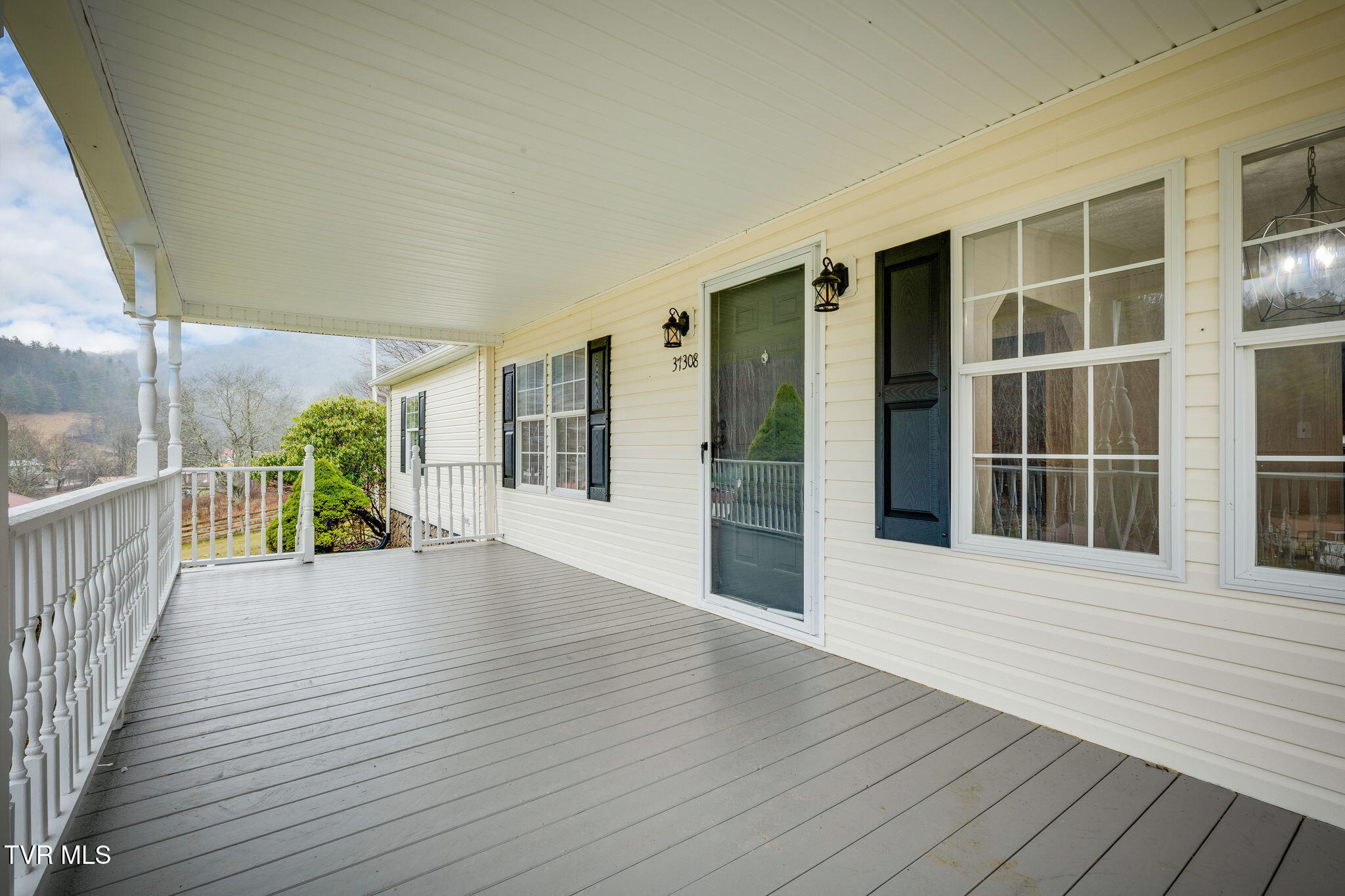 37308 Chestnut Mountain Road, Damascus, Virginia image 2