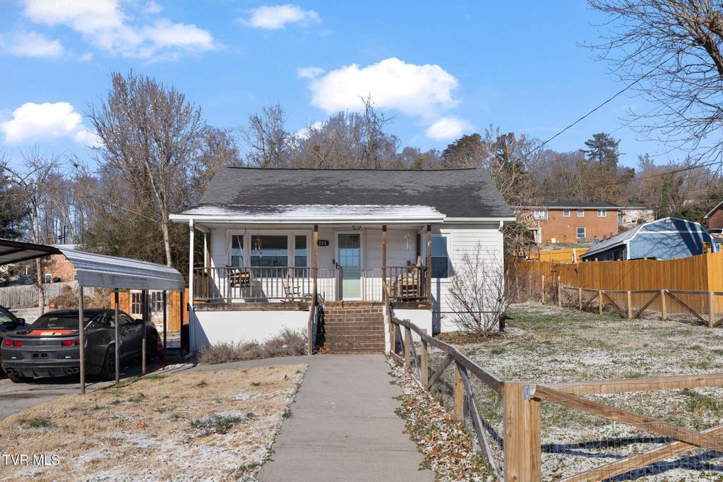 Photo of 205 Kimberly Drive, Kingsport, TN 37663 (MLS # 9991134)