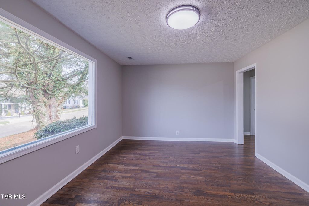 Photo of 1621 Fairfield Avenue, Kingsport, TN 37664 (MLS # 9991863)