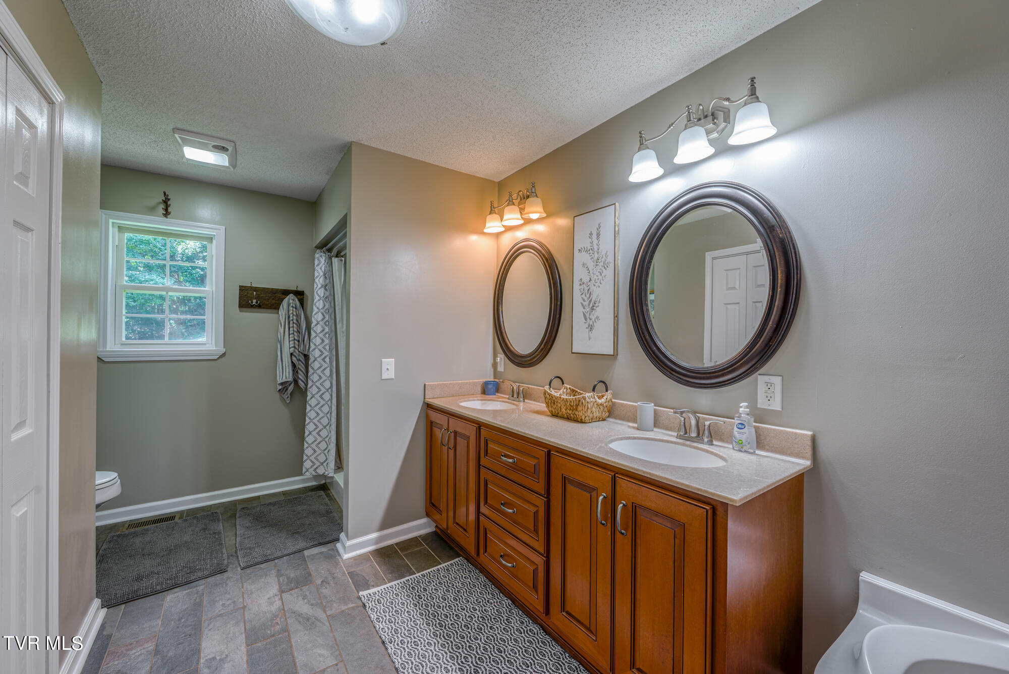 10428 Oak Grove Road, Bristol, Virginia image 12