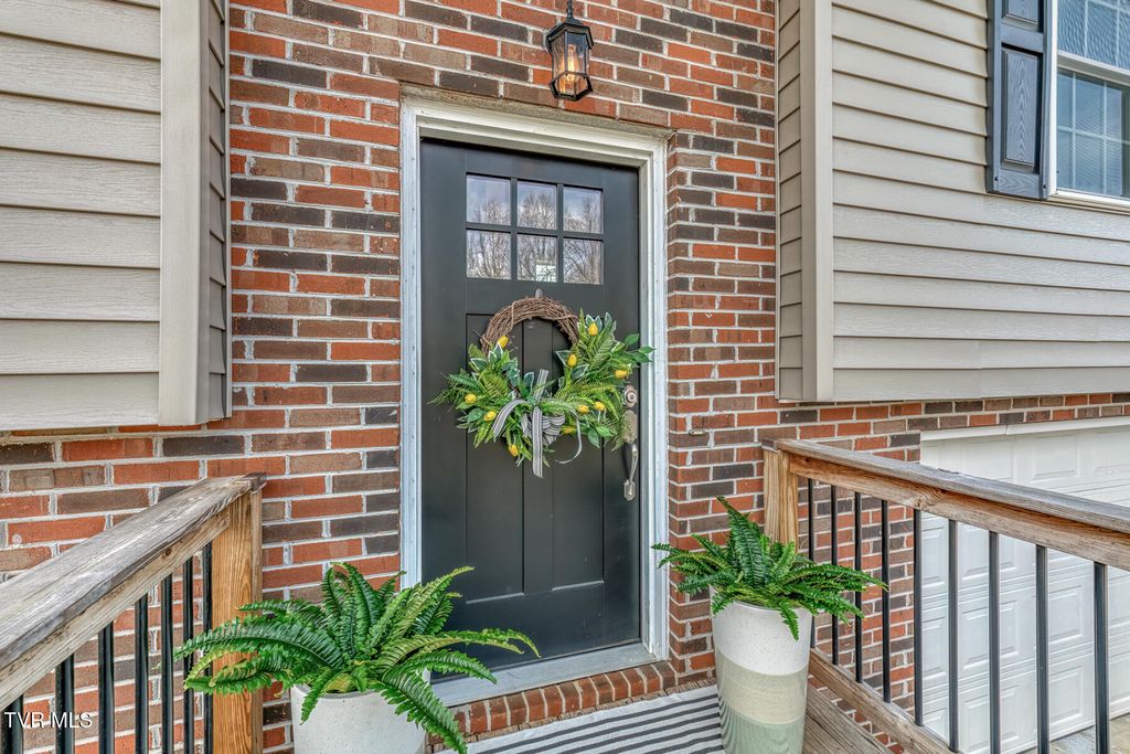 Photo of 328 Kings Road, Piney Flats, TN 37686 (MLS # 9992577)