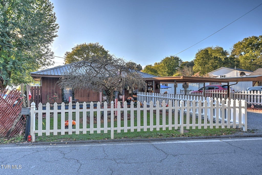 Photo of 227 Old Beason Well Road, Kingsport, TN 37660 (MLS # 10002432)