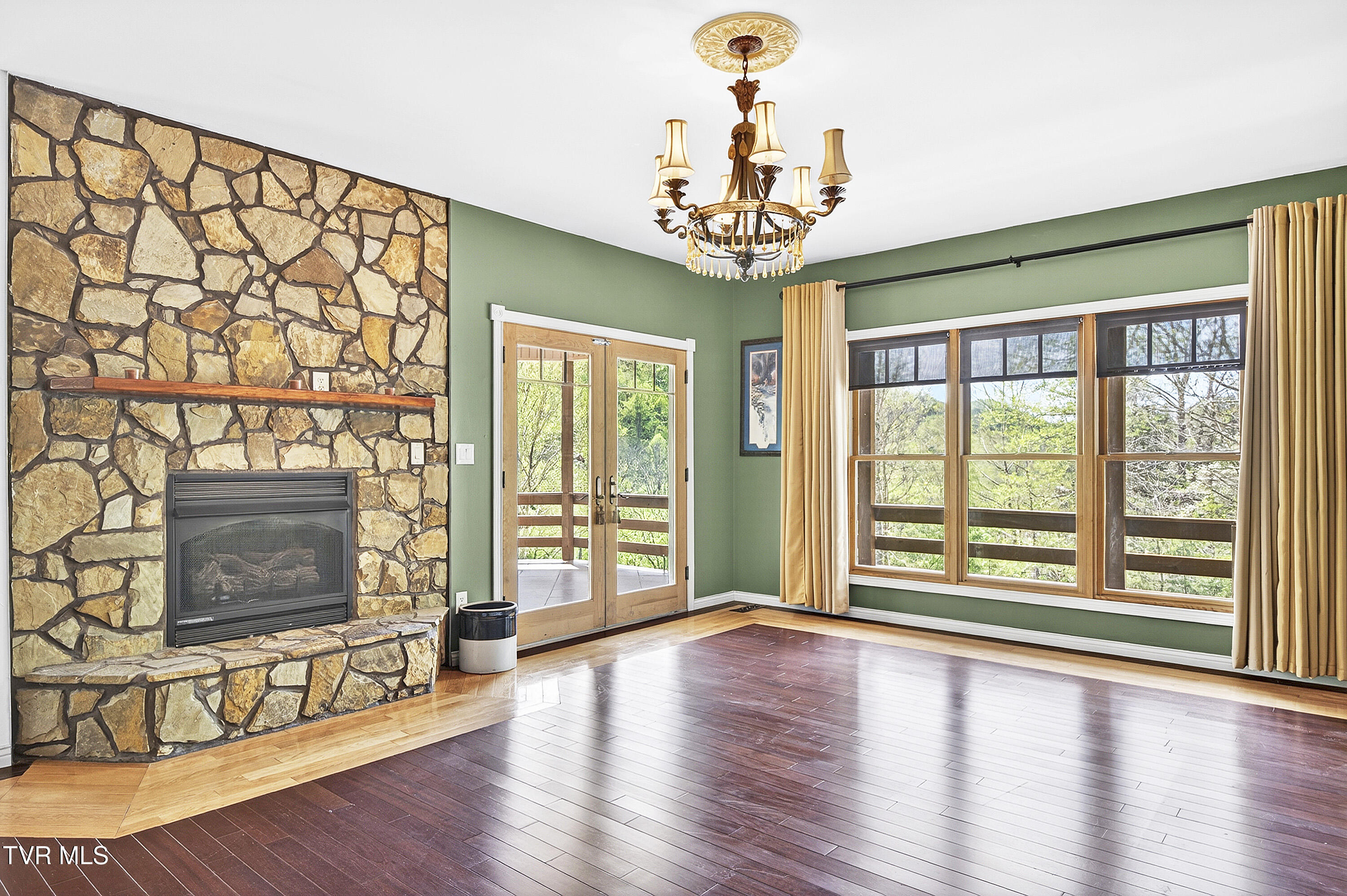 24327 North Fork River Road