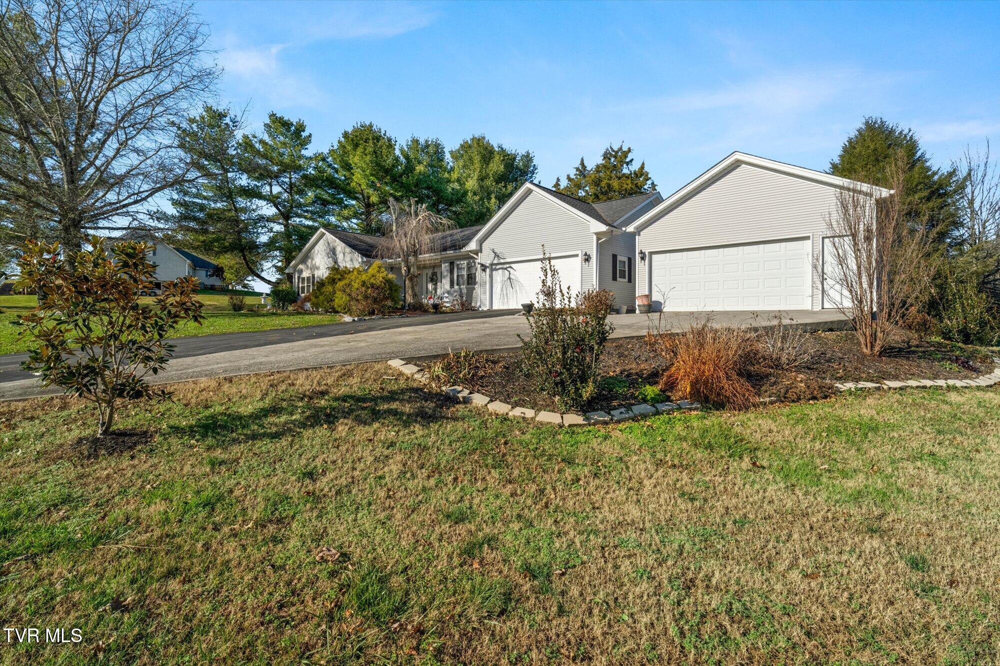 8190 Greenbriar Road, Talbott, Tennessee image 4