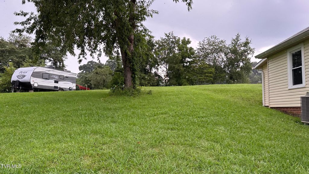 Photo of 377 Glen Avenue, Kingsport, TN 37665 (MLS # 9995759)