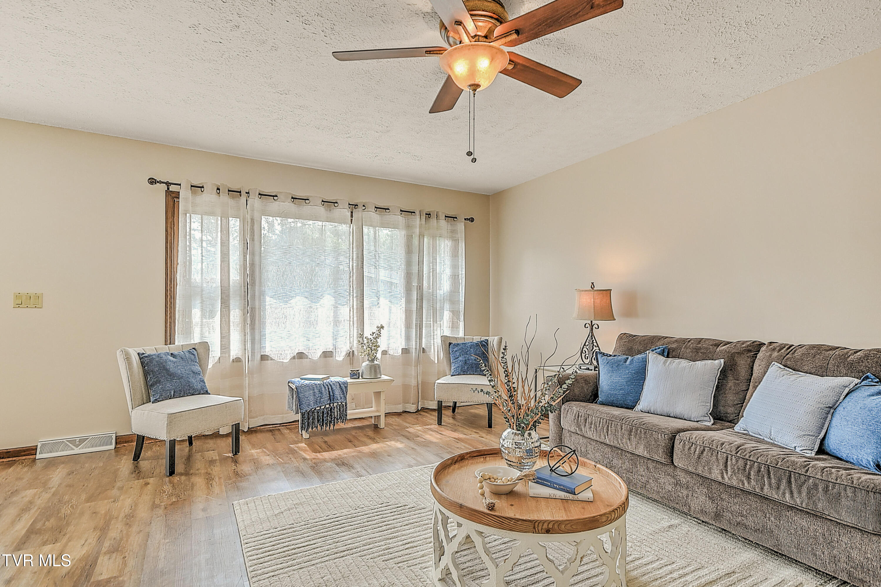 1712 Lakeview Dr Dr, Johnson City, Tennessee image 9