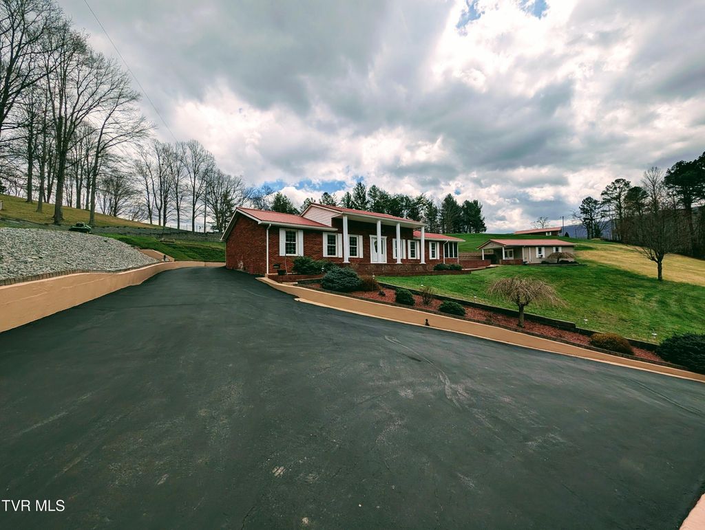 Photo of 218 7th Street, Norton, VA 24273 (MLS # 9993302)