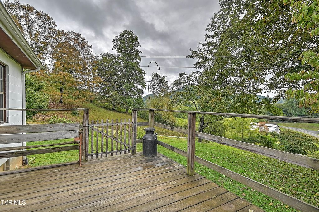 Photo of 10103 Hayters Gap Road, Abingdon, VA 24210 (MLS # 9988534)