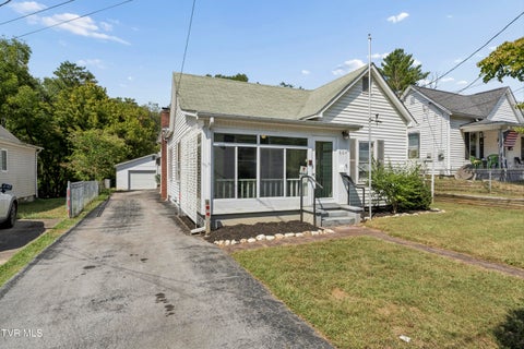 Homes For Sale - 604 Magnolia Avenue<br/> Johnson City, TN 37604