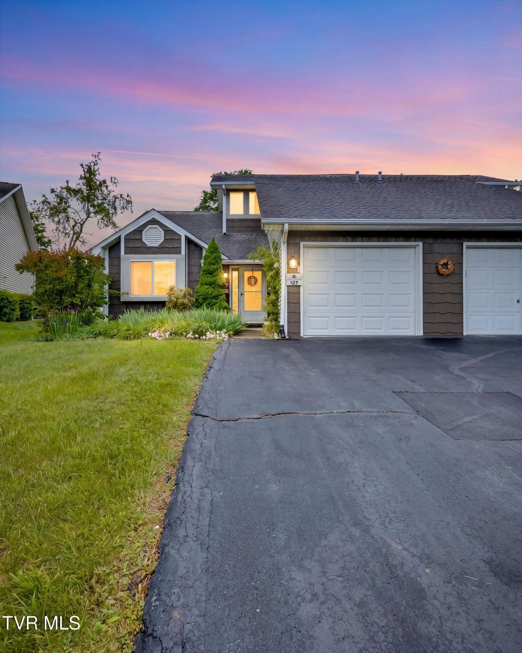 Photo of 127 Timberbrook Drive #-, Bristol, VA 24201 (MLS # 9995273)