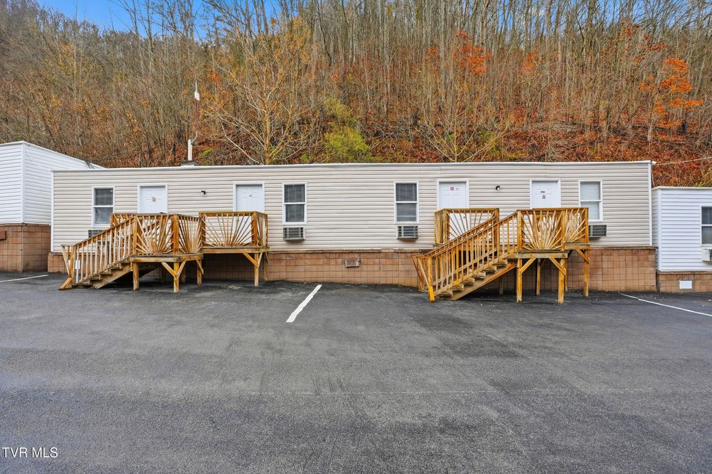 Photo of 1025 Pointe Village Drive, Grundy, VA 24614 (MLS # 9992829)