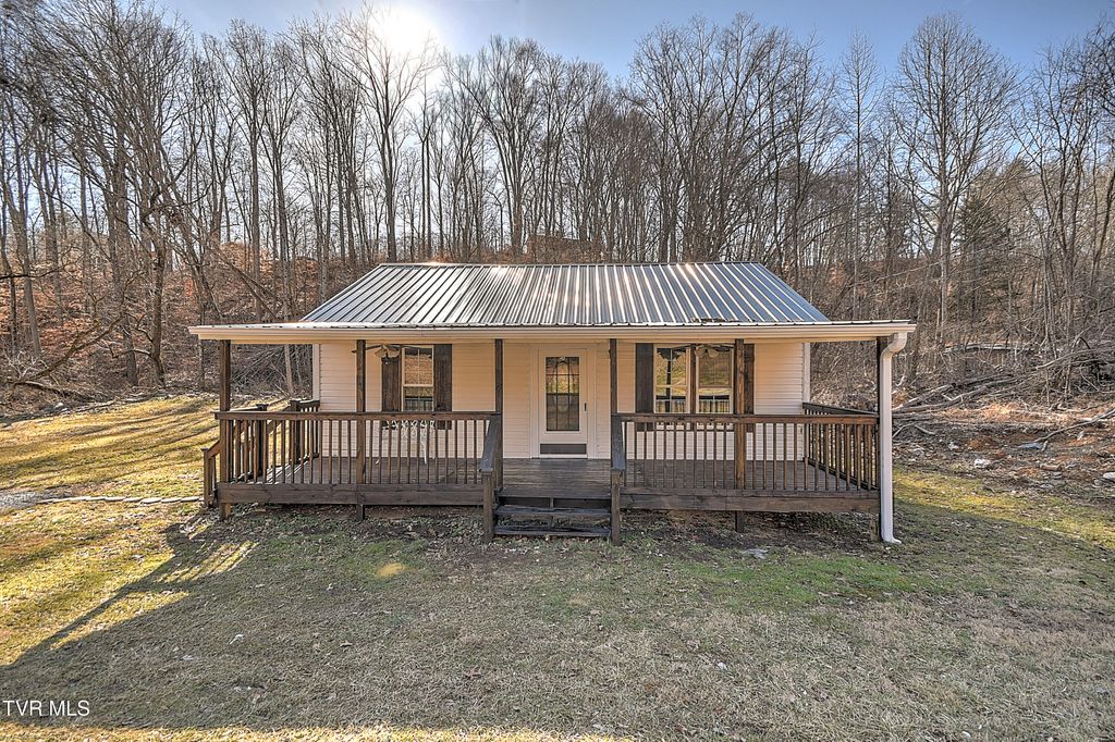 Photo of 531 Walnut Hill Road, Bristol, TN 37620 (MLS # 9991112)