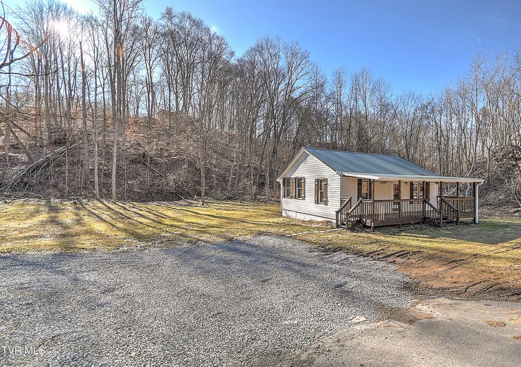 Photo of 531 Walnut Hill Road, Bristol, TN 37620 (MLS # 9991112)