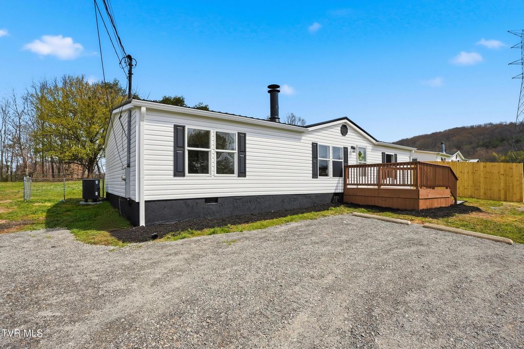 Photo of 108 Hensley Loop, Jonesborough, TN 37659 (MLS # 9992659)