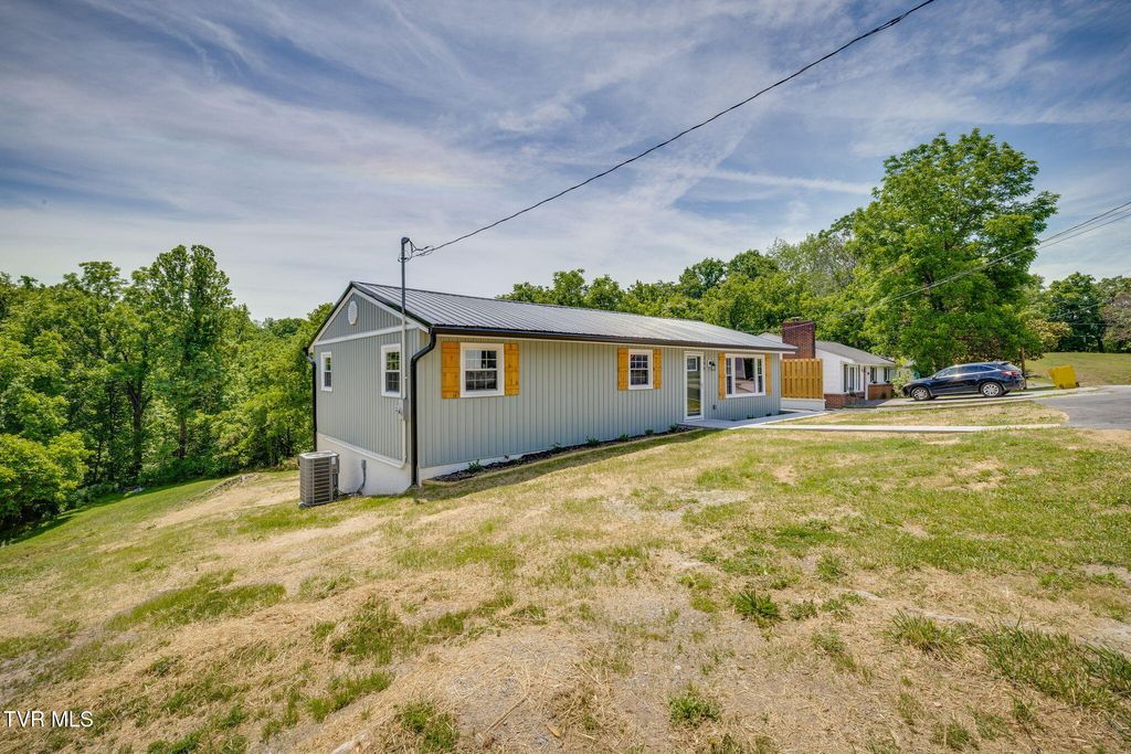 Photo of 309 Morelock Street, Kingsport, TN 37660 (MLS # 9995696)