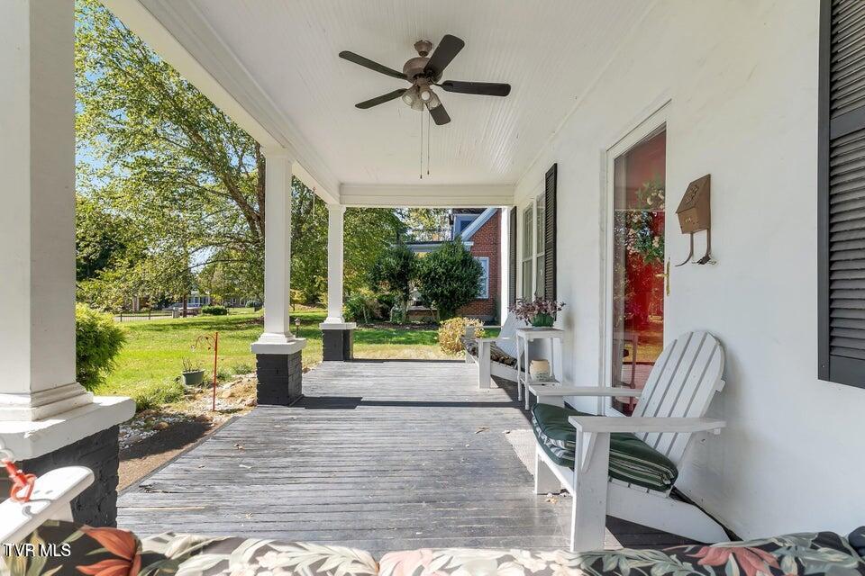 Photo of 625 Main Street, Rogersville, TN 37857 (MLS # 9987140)