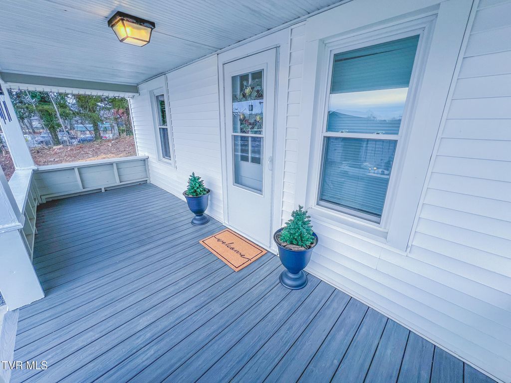 Photo of 815 Vernon Street, Bristol, VA 24201 (MLS # 9988734)