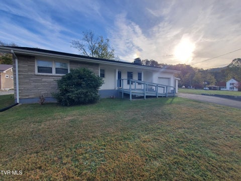 Homes For Sale - 512 Cloudland Drive<br/> Carter County, Roan Mountain, TN 37687