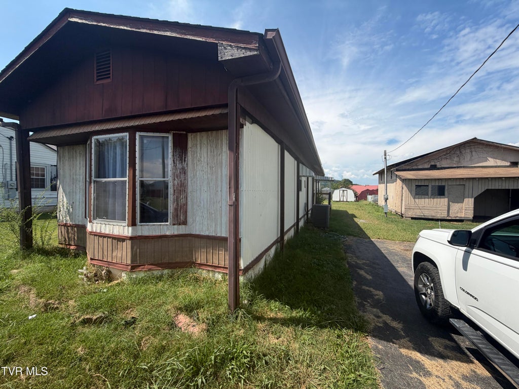 Photo of 110 Coal Chute Road, Elizabethton, TN 37643 (MLS # 10000288)