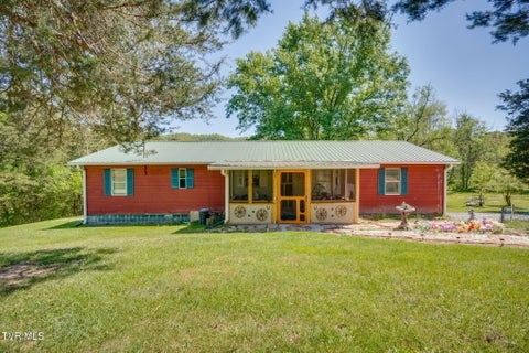 Homes For Sale - 111 Clinch Valley Road<br/> Eidson, TN 37731