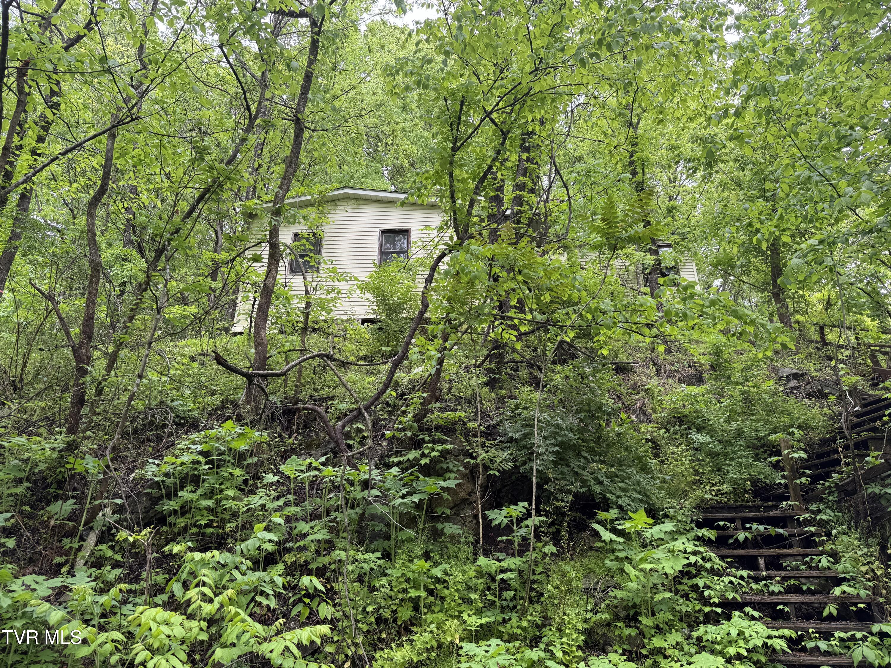 756 East Shawnee Avenue