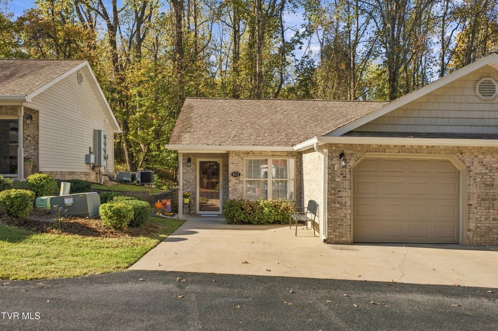 Photo of 163 Browns Road #421, Johnson City, TN 37615 (MLS # 10002551)
