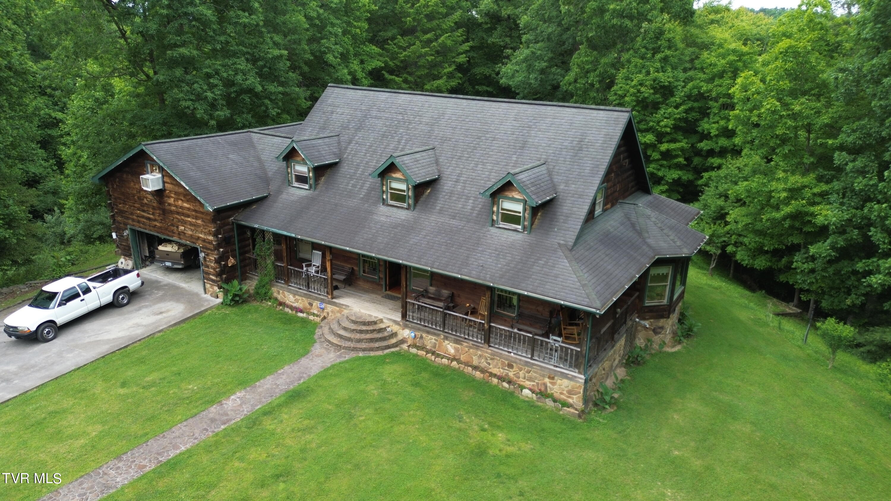 639 Dream Farm Road, Birchleaf, Virginia image 3