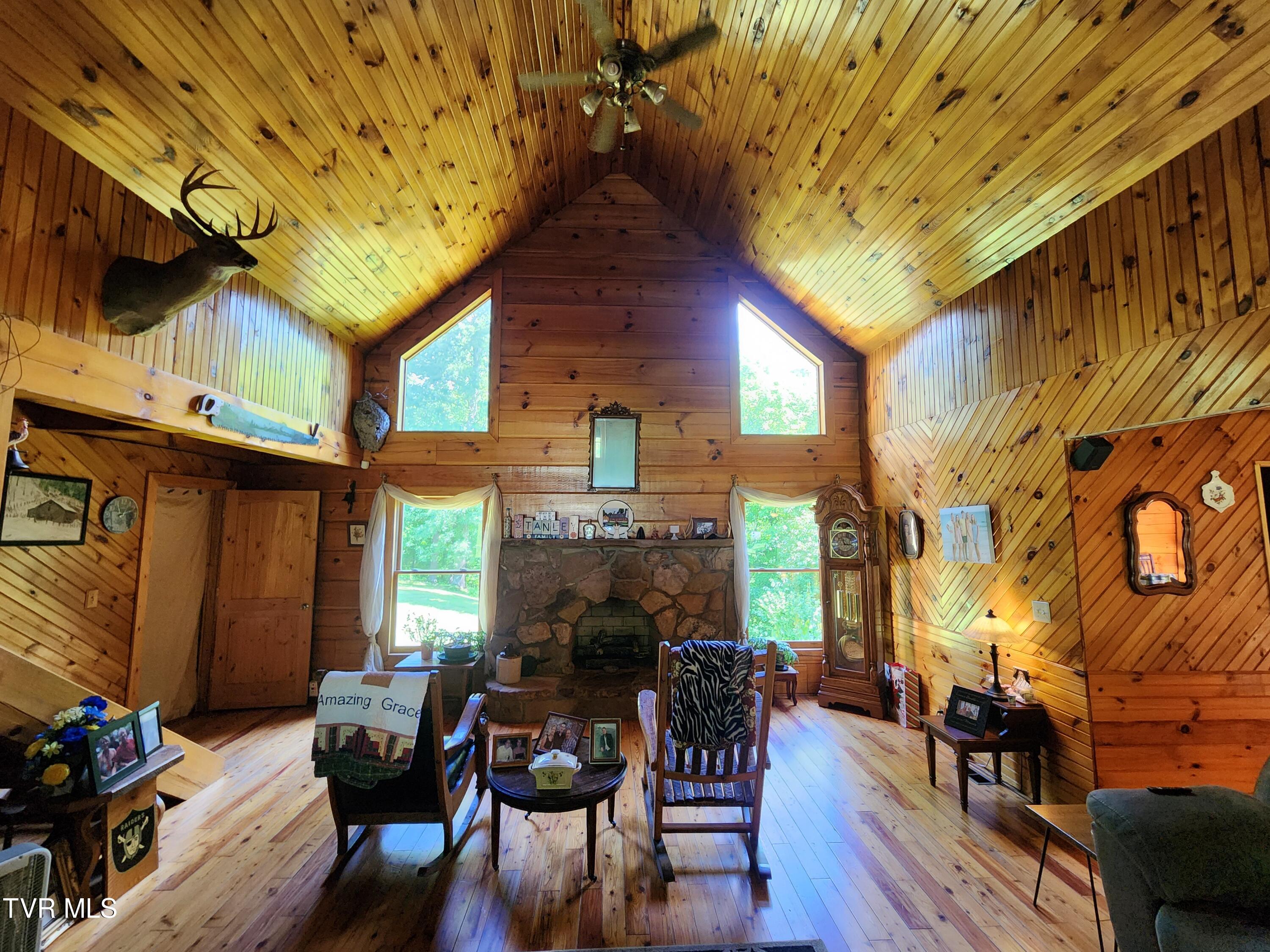 639 Dream Farm Road, Birchleaf, Virginia image 11