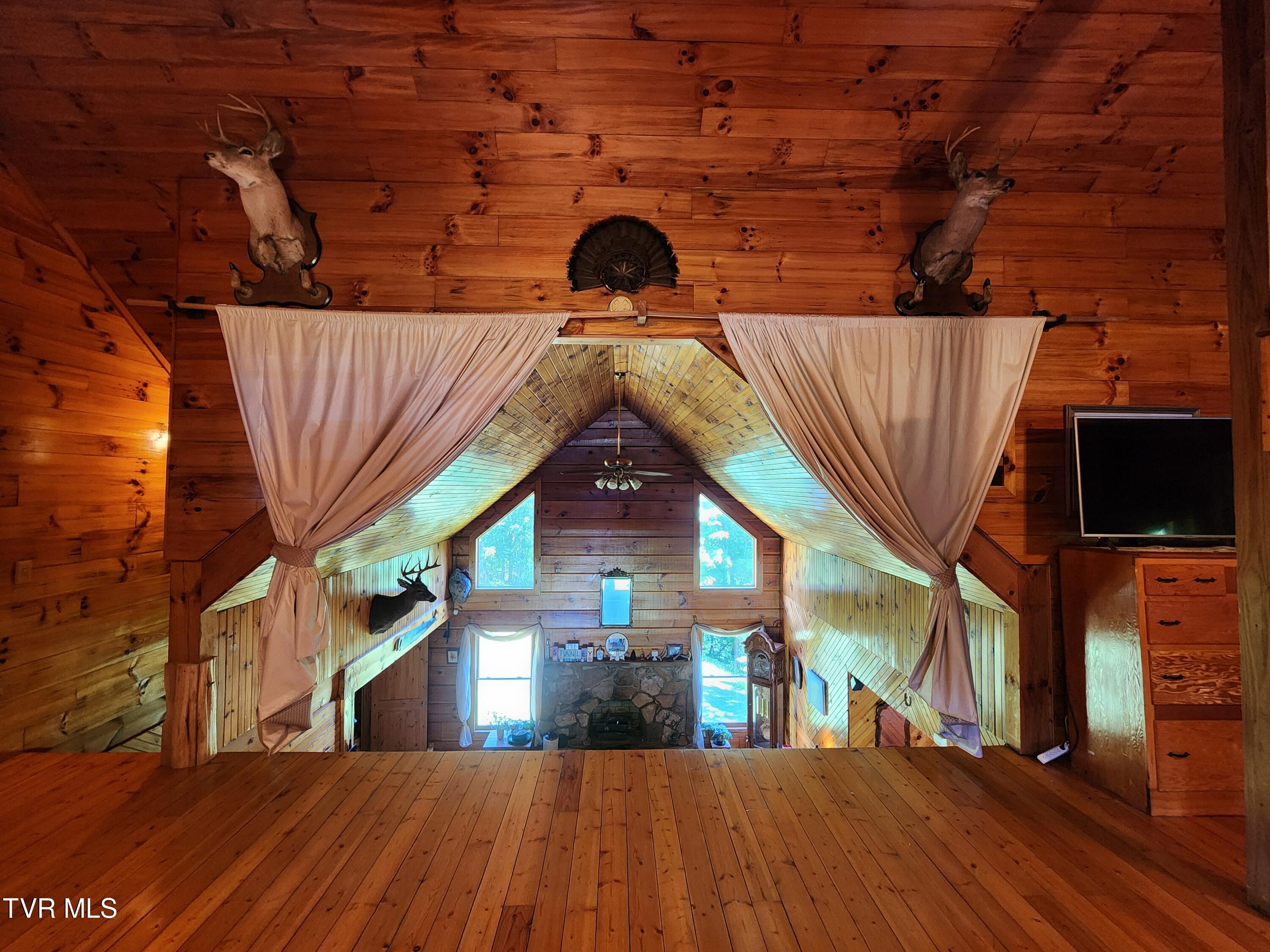 639 Dream Farm Road, Birchleaf, Virginia image 18