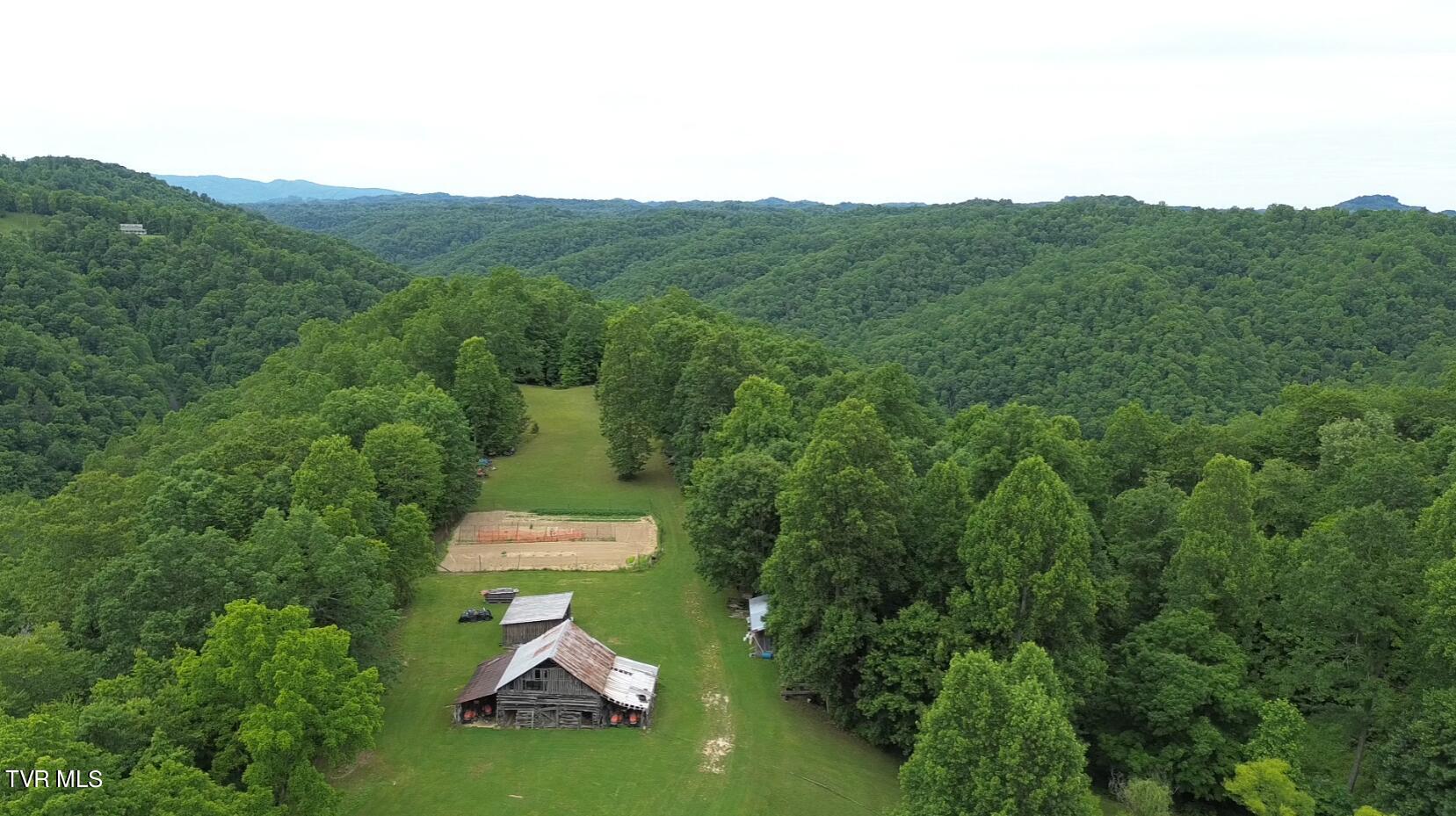 639 Dream Farm Road, Birchleaf, Virginia image 4