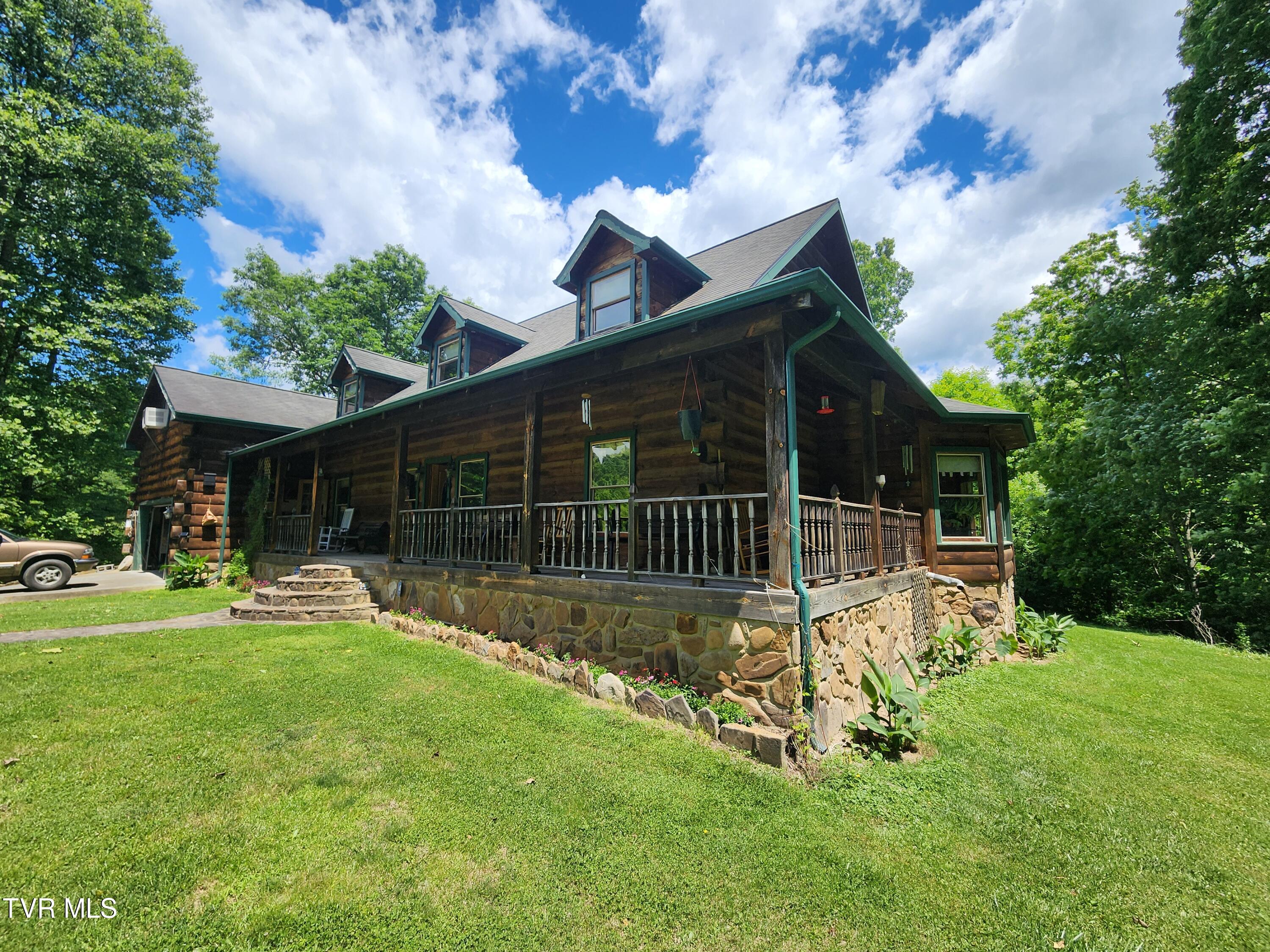 639 Dream Farm Road, Birchleaf, Virginia image 32