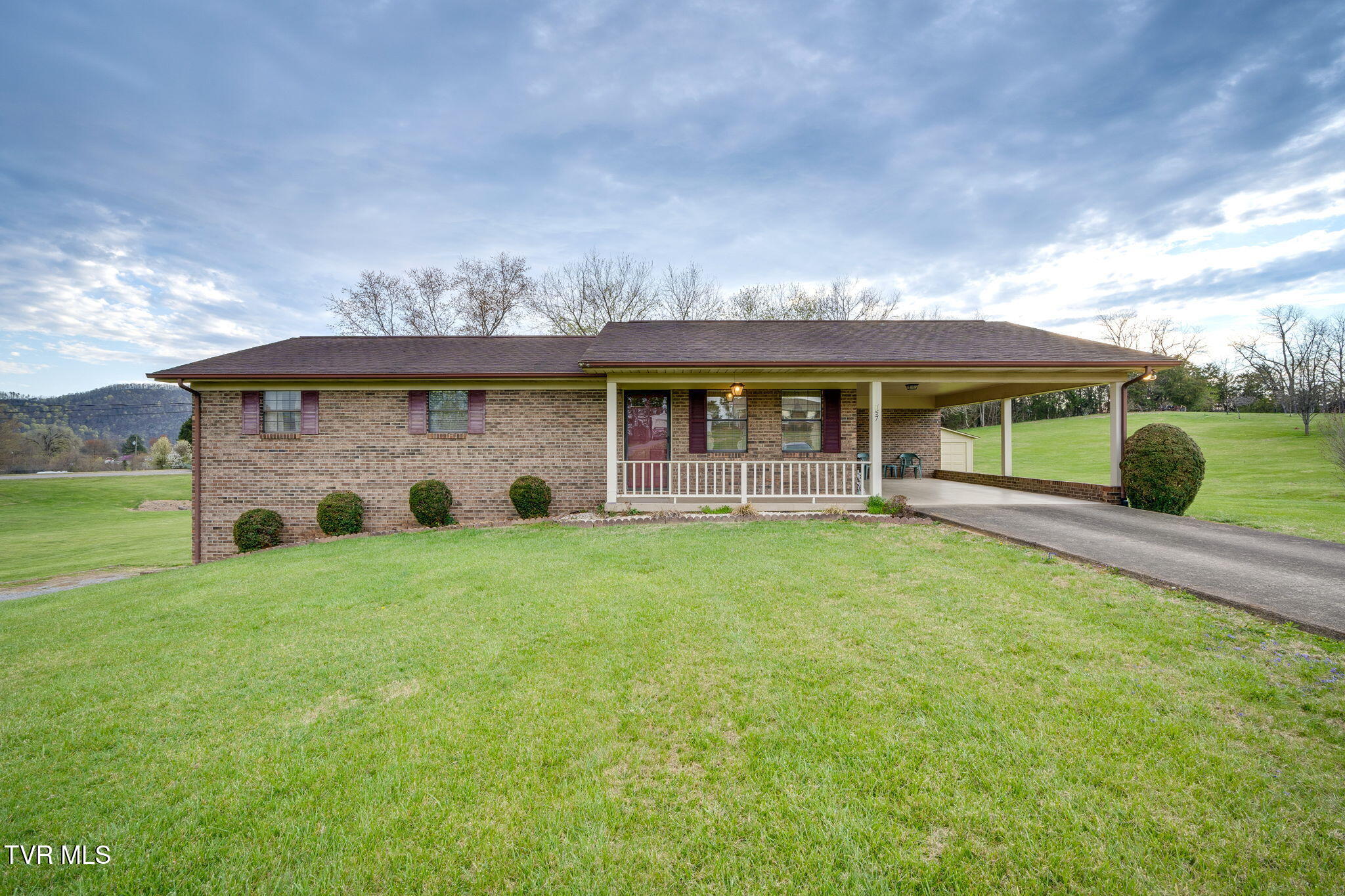 157 Lakeview Circle, Rogersville, Tennessee image 1