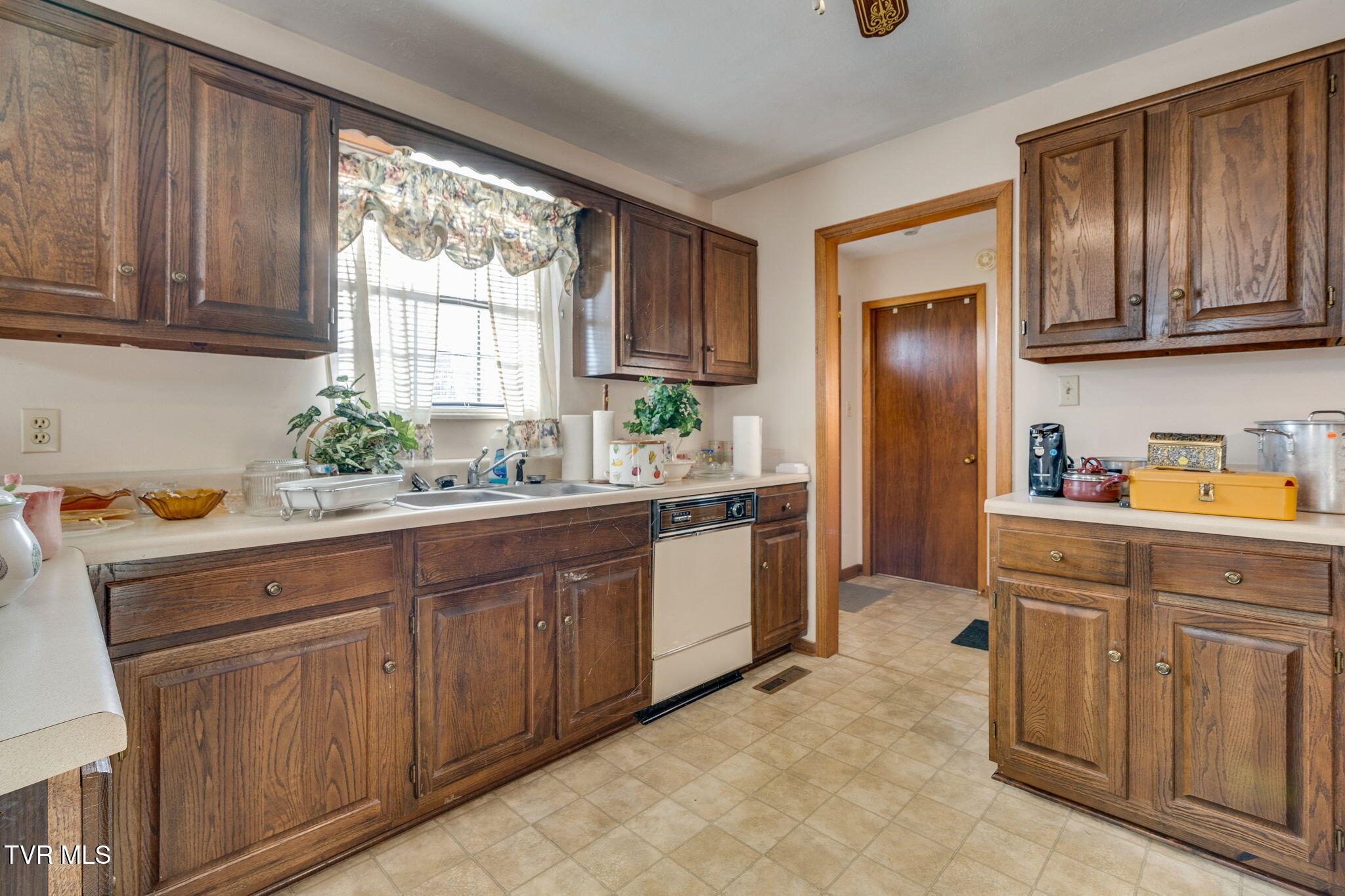 157 Lakeview Circle, Rogersville, Tennessee image 10