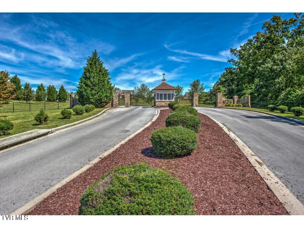 168 Creek Side Court, Bristol, Tennessee image 1