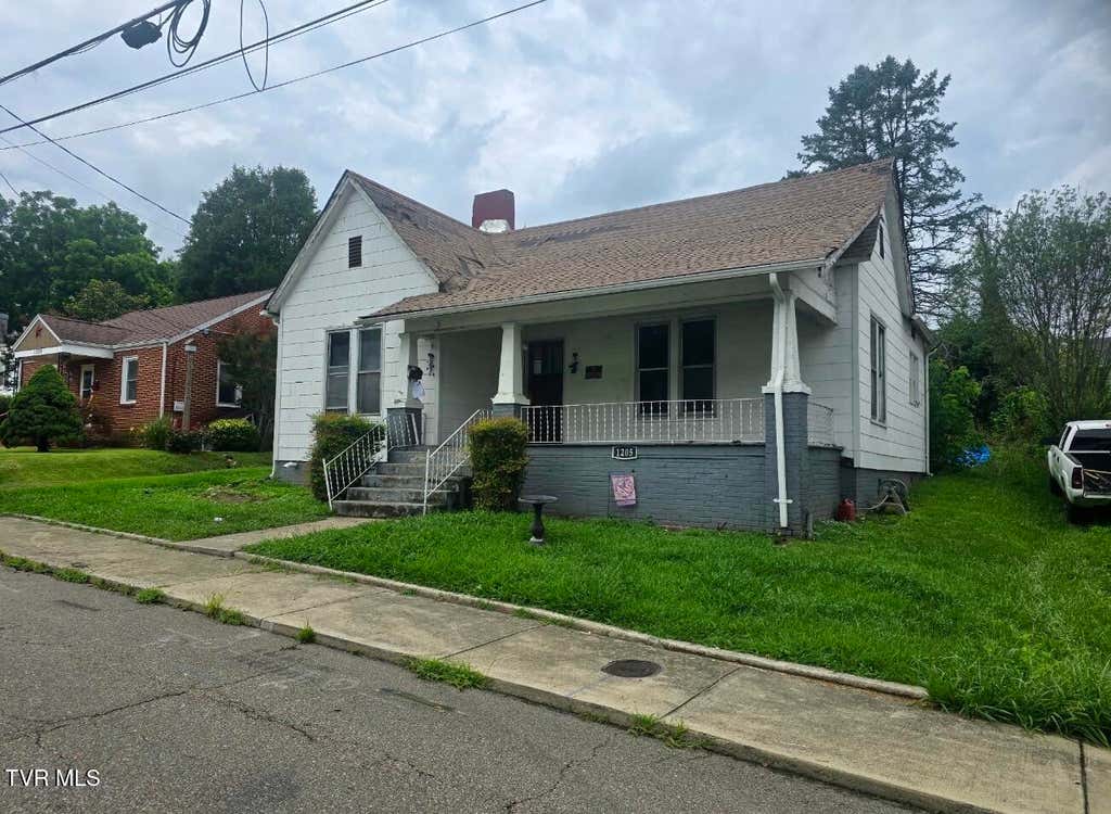 Photo of 1205 Anderson Street, Bristol, TN 37620 (MLS # 9998768)